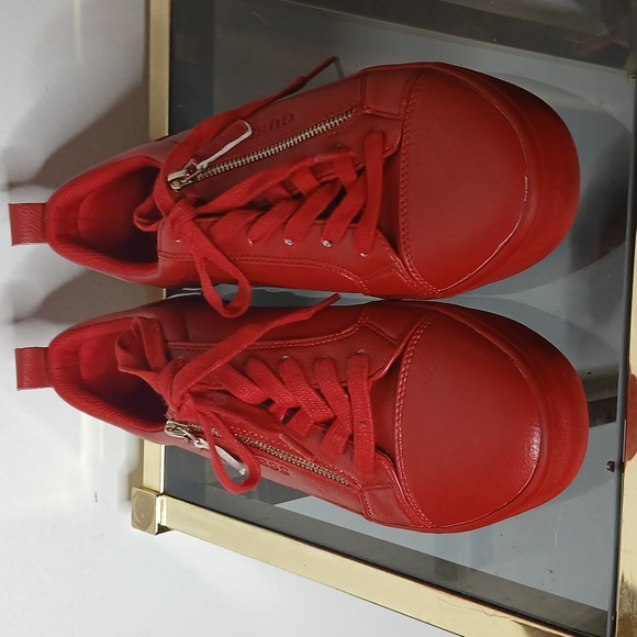Guess mens red and white zip side sneakers  size 9.5 - Picture 2 of 13